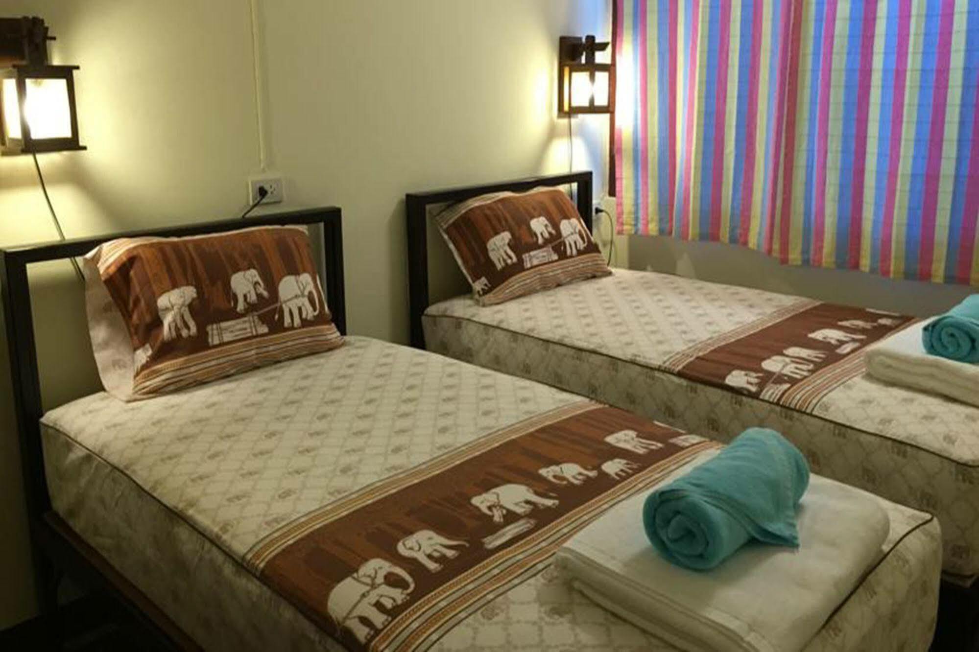 Siriwan Guesthouse Chiang Mai Buitenkant foto